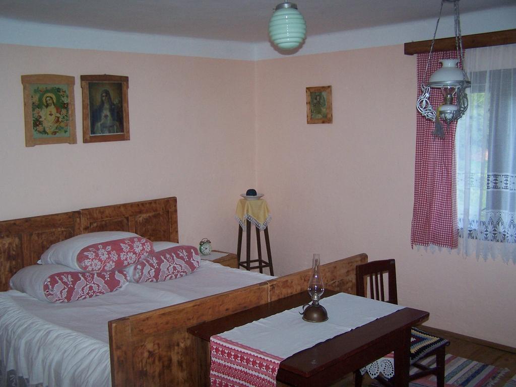 Apartment Eko Etno Selo Stara Kapela, Pavina Kuca Quarto foto