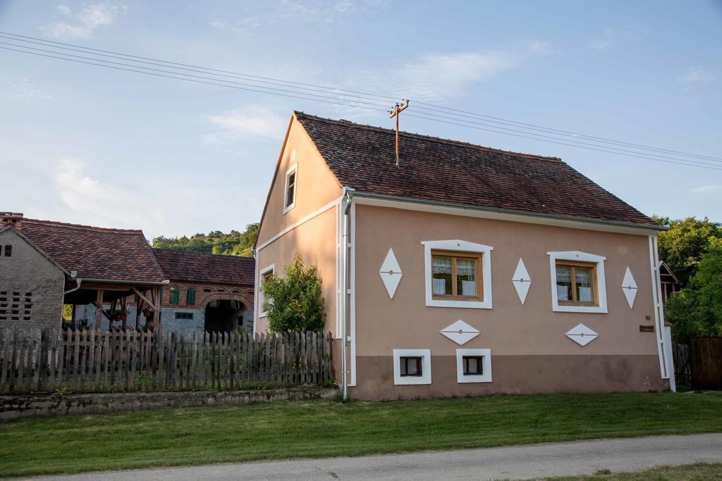 Apartment Eko Etno Selo Stara Kapela, Pavina Kuca Exterior foto